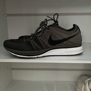 Nike Flyknit Trainer 2017 'Olive’